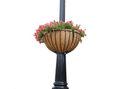 Garden Artisans 25 in Lamppost Hayrack with Molded Coco Liner - 2 Pack Black Brown