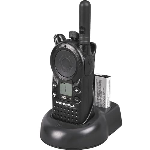 Motorola Solutions 4 x CLS1110 UHF 1W 1-Channel 2-Way Radio + 4 x HKLN4606 Remote Speaker Mic Bundle Black