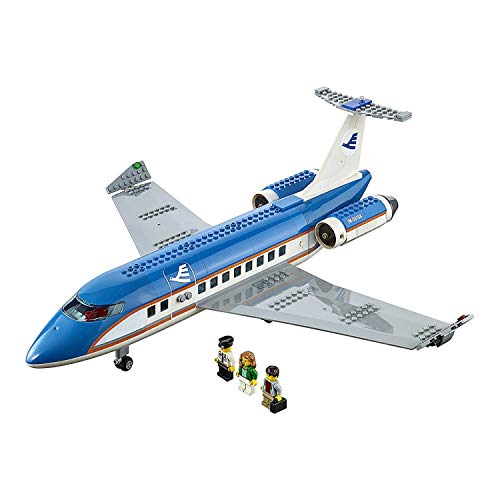 LEGO City Airport Passenger Terminal Building Kit 694 Pieces White