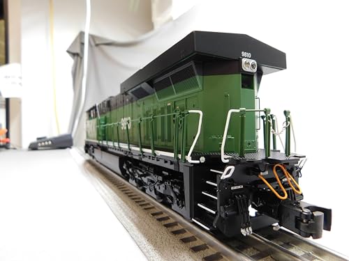 Lionel Burlington Northern Legacy ES44AC Diesel #9810 O Gauge Natural Color