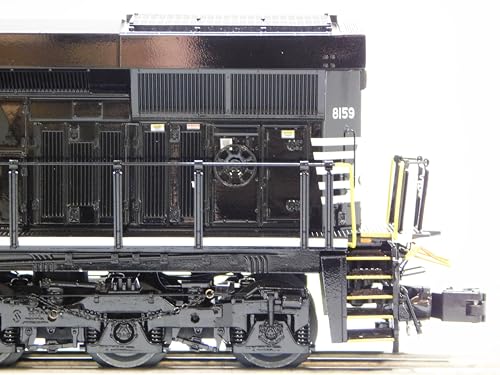 Lionel Norfolk Southern SUPERBASS ES44AC Non-Powered Engine O Gauge Multi Colored