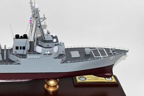 Squadron Nostalgia LLC USS Arleigh Burke (DDG-51) Scale Model Mahogany Multicolor