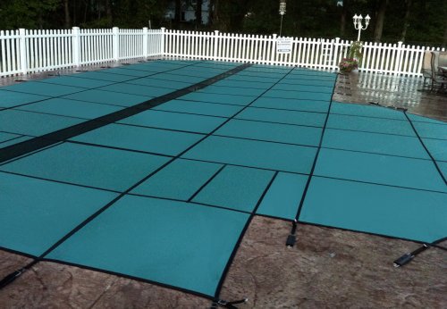 GLI Pool Products HyPerLite 16x32 Ft Rectangular Solid Safety Cover System with Right Step and Sure Flo Drain Green