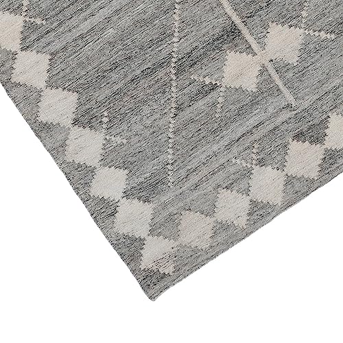 Benzara Handwoven Polyester Area Rug 8x10 Gray Geometric