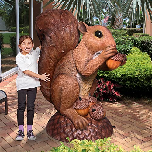 Design Toscano Wirral The Enormous Squirrel Statue Full Color