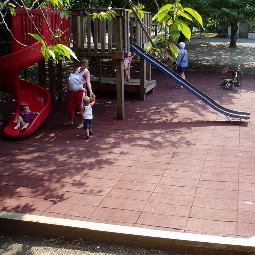 KIDWISE PlayFall Playground Safety Surfacing Green Tiles 320 sq. ft.