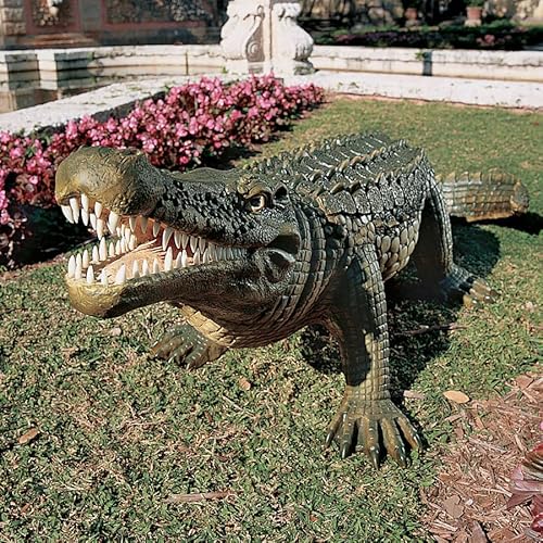 Design Toscano The Gargantuan Garden Gator Statue Full Color